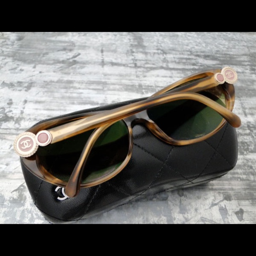 Authentic Chanel Tortiose Shell Button Sunglasses - image 8